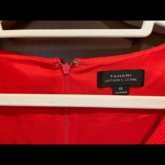 Pretty Red Dress! - Picture 3 of 4